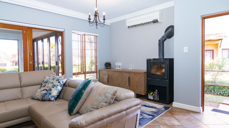 To Let 3 Bedroom Property for Rent in The Coves North West